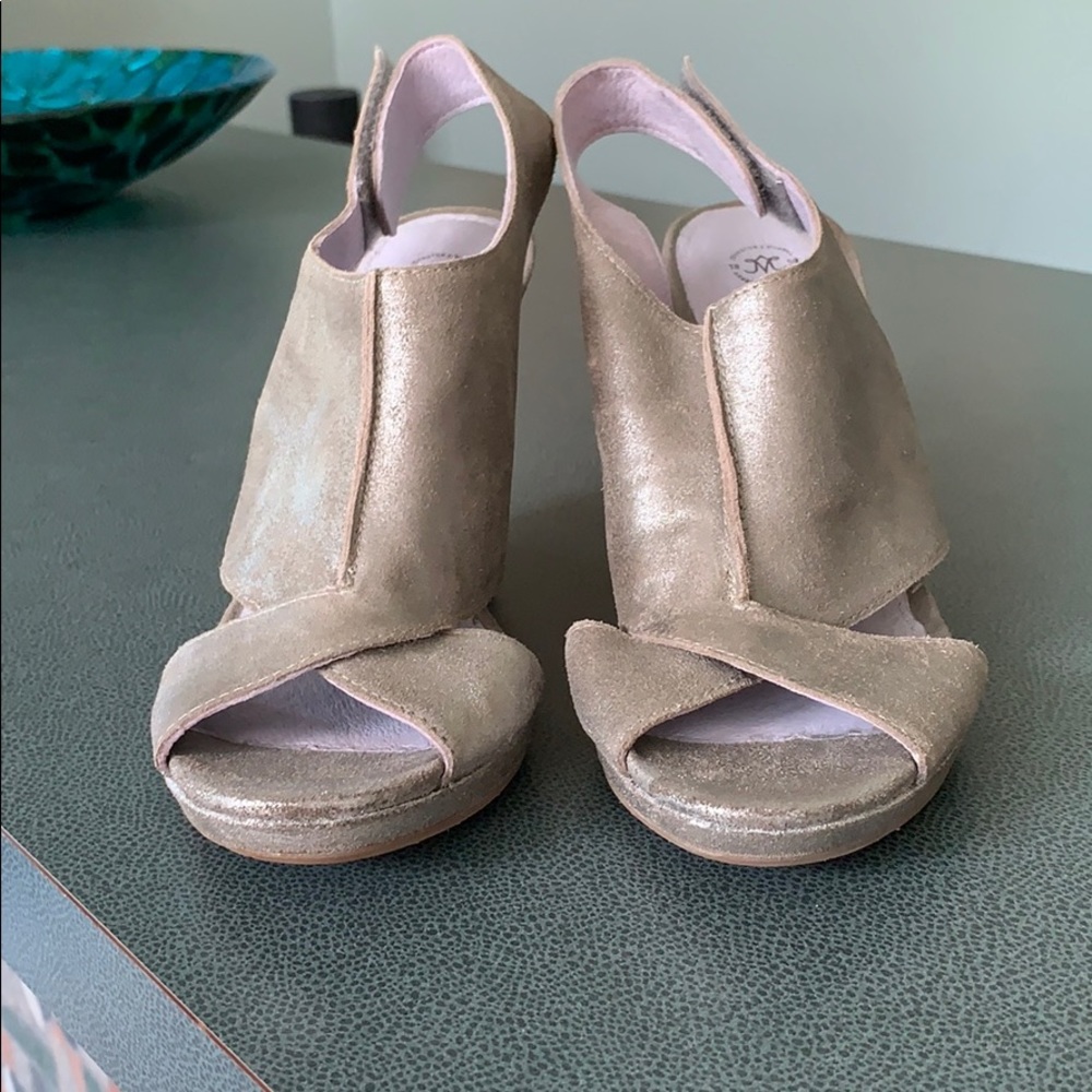 Johnson Murphy Wedge - Picture 3 of 3